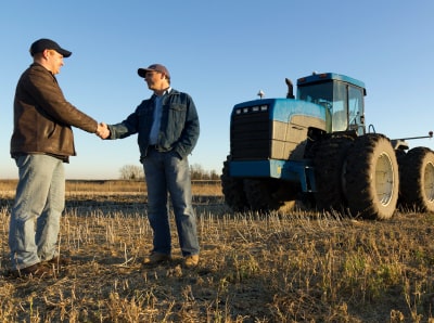 hand-shake-min hand shake